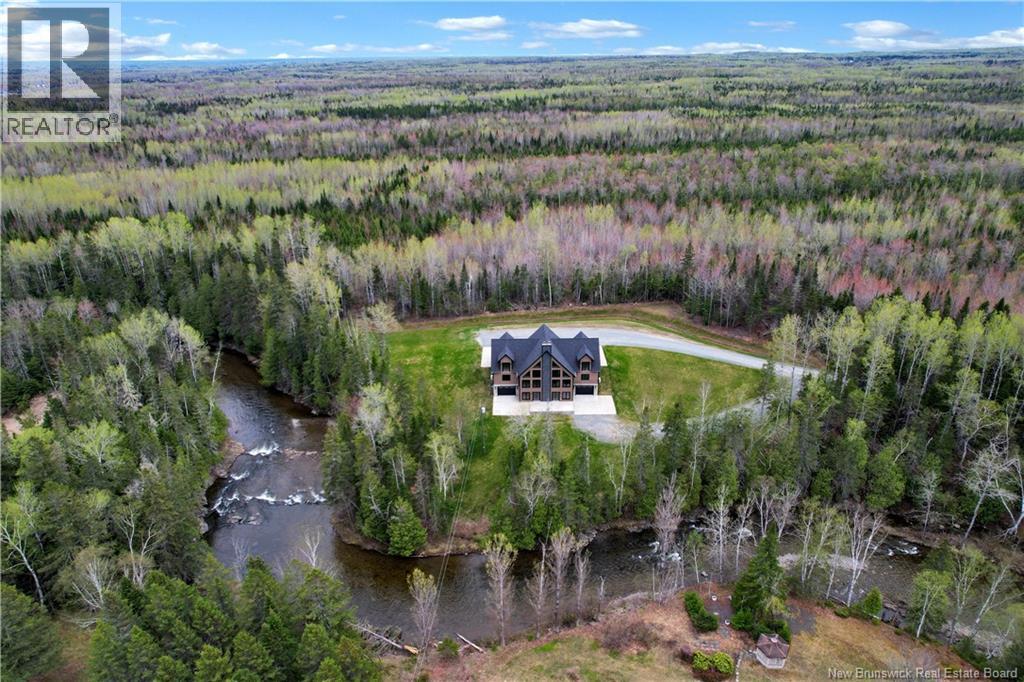 15 Israël Lane, Beresford, New Brunswick