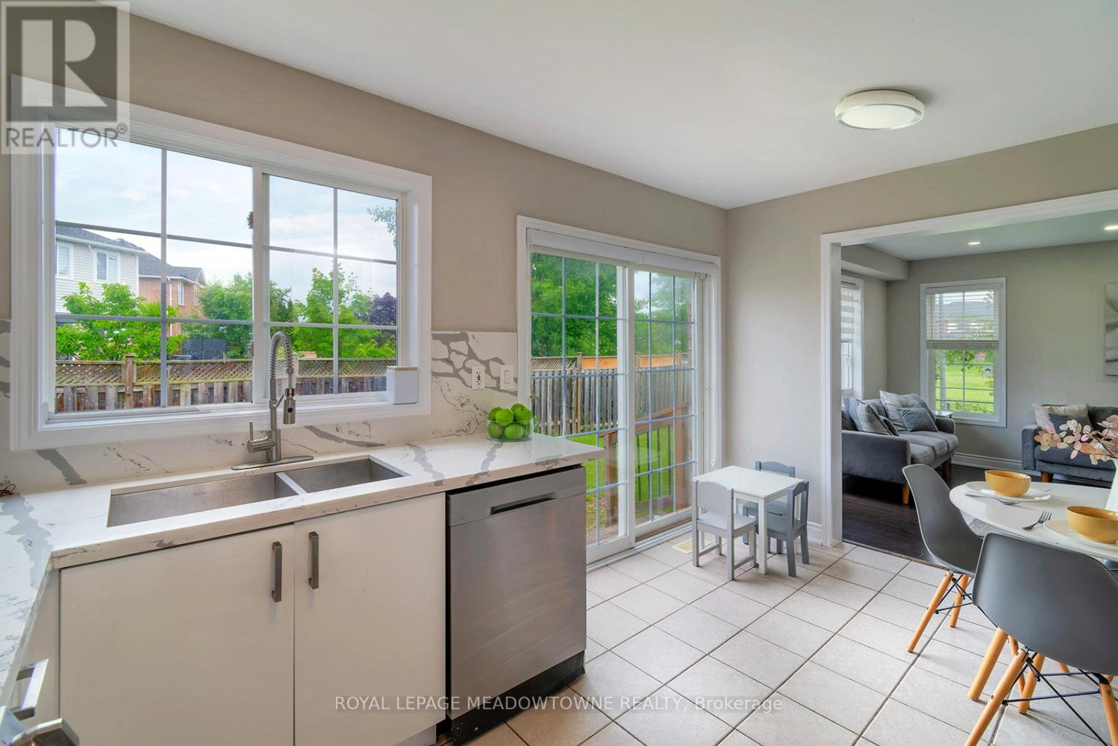 774 Irving Terrace, Milton, Ontario  L9T 6H2 - Photo 11 - W13492172