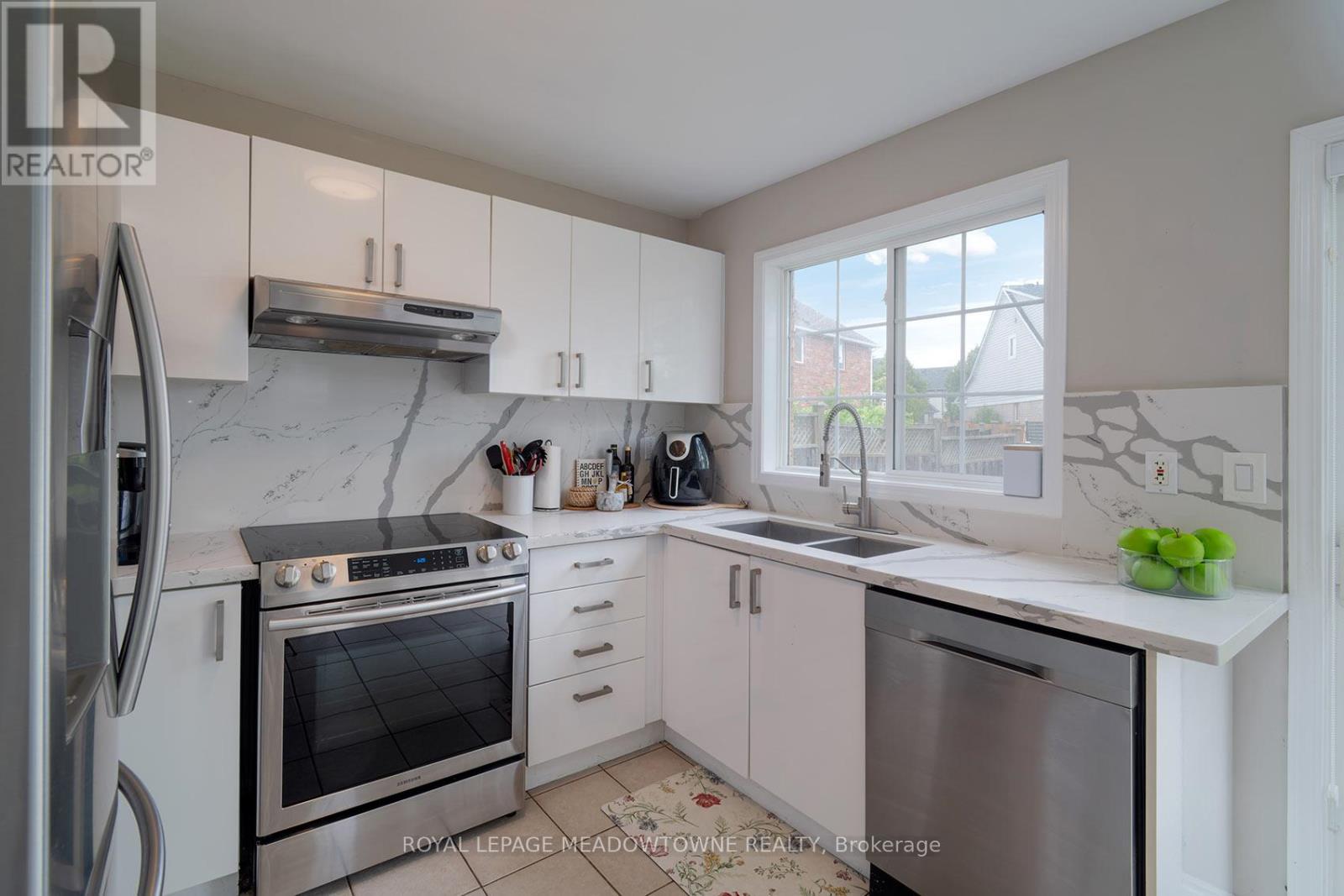 774 Irving Terrace, Milton, Ontario  L9T 6H2 - Photo 12 - W13492172