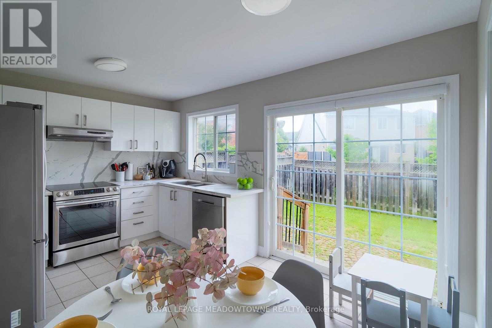 774 Irving Terrace, Milton, Ontario  L9T 6H2 - Photo 14 - W13492172