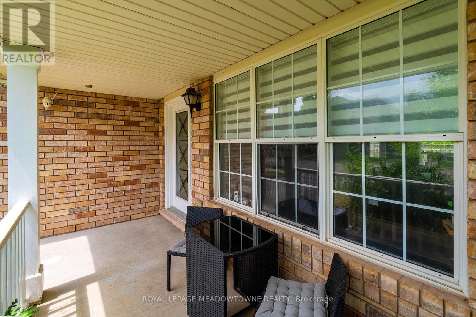774 Irving Terrace, Milton, Ontario  L9T 6H2 - Photo 4 - W13492172