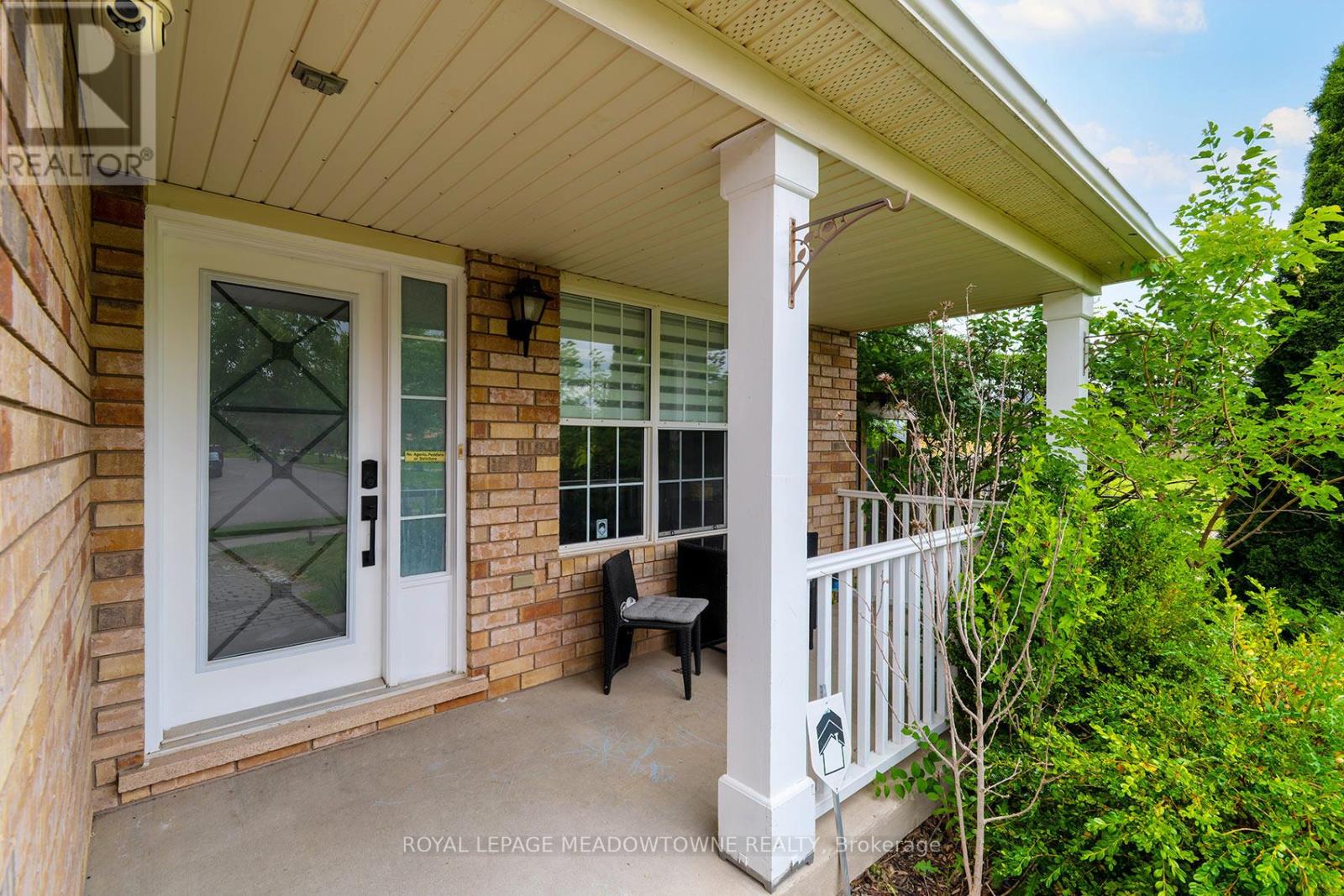 774 Irving Terrace, Milton, Ontario  L9T 6H2 - Photo 5 - W13492172