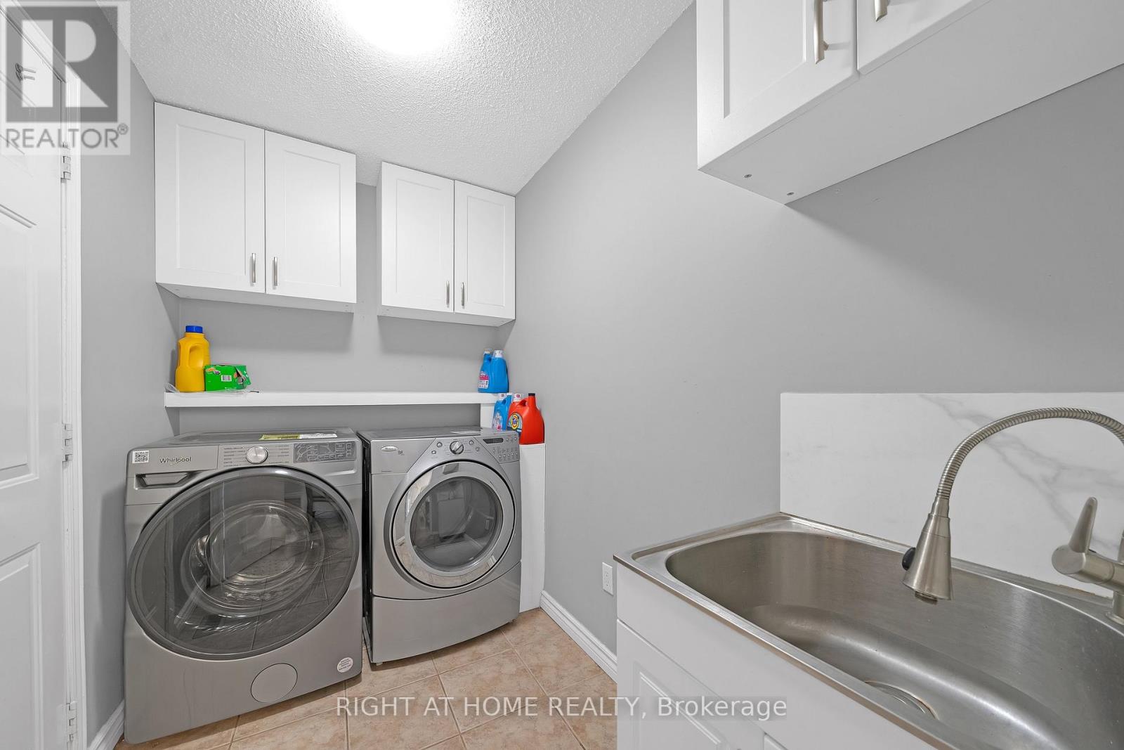 2573 Oshkin Court, Mississauga, Ontario  L5N 3Z3 - Photo 25 - W13492240