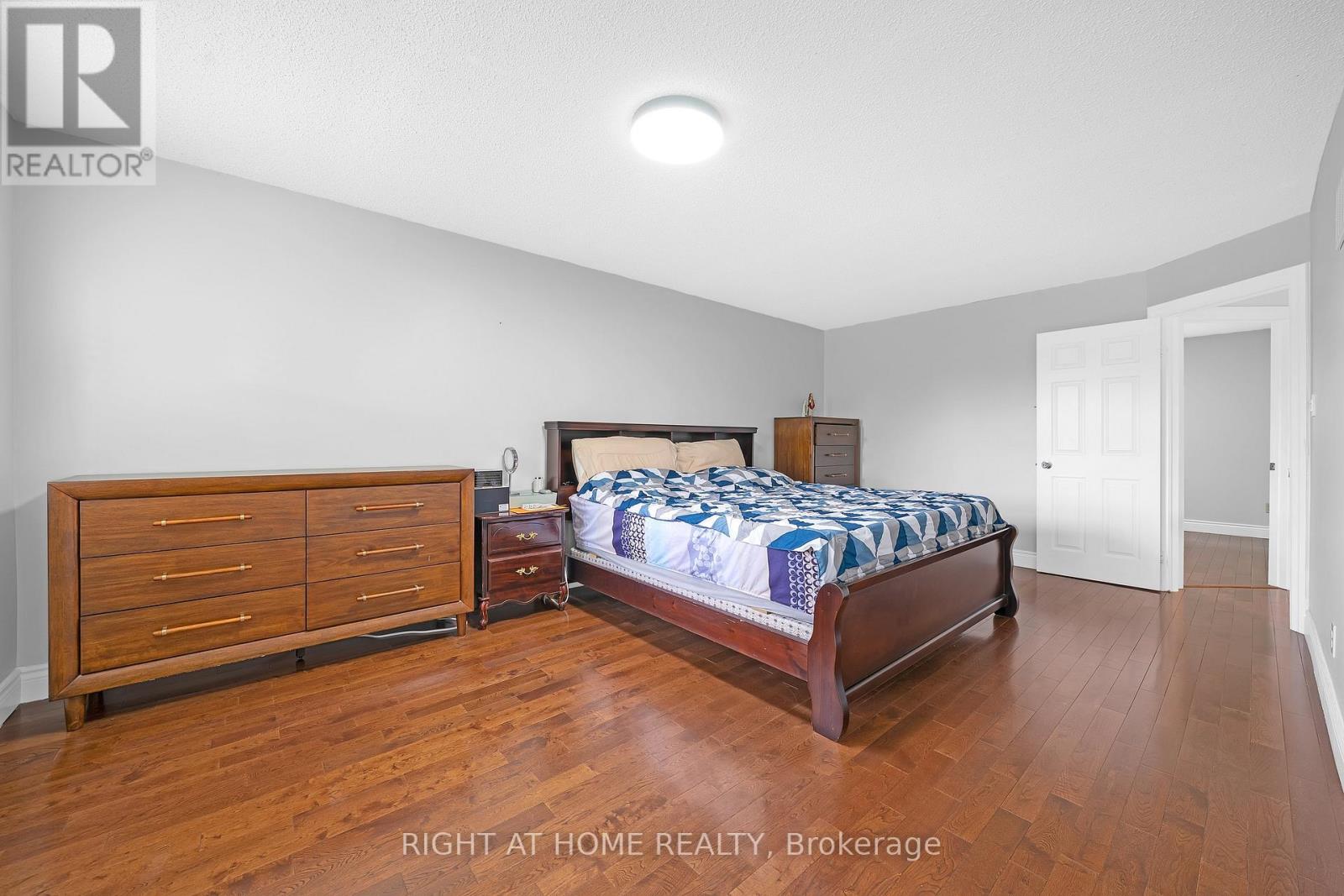 2573 Oshkin Court, Mississauga, Ontario  L5N 3Z3 - Photo 30 - W13492240