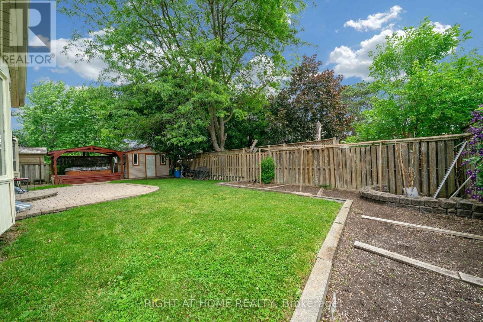 2573 Oshkin Court, Mississauga, Ontario  L5N 3Z3 - Photo 7 - W13492240