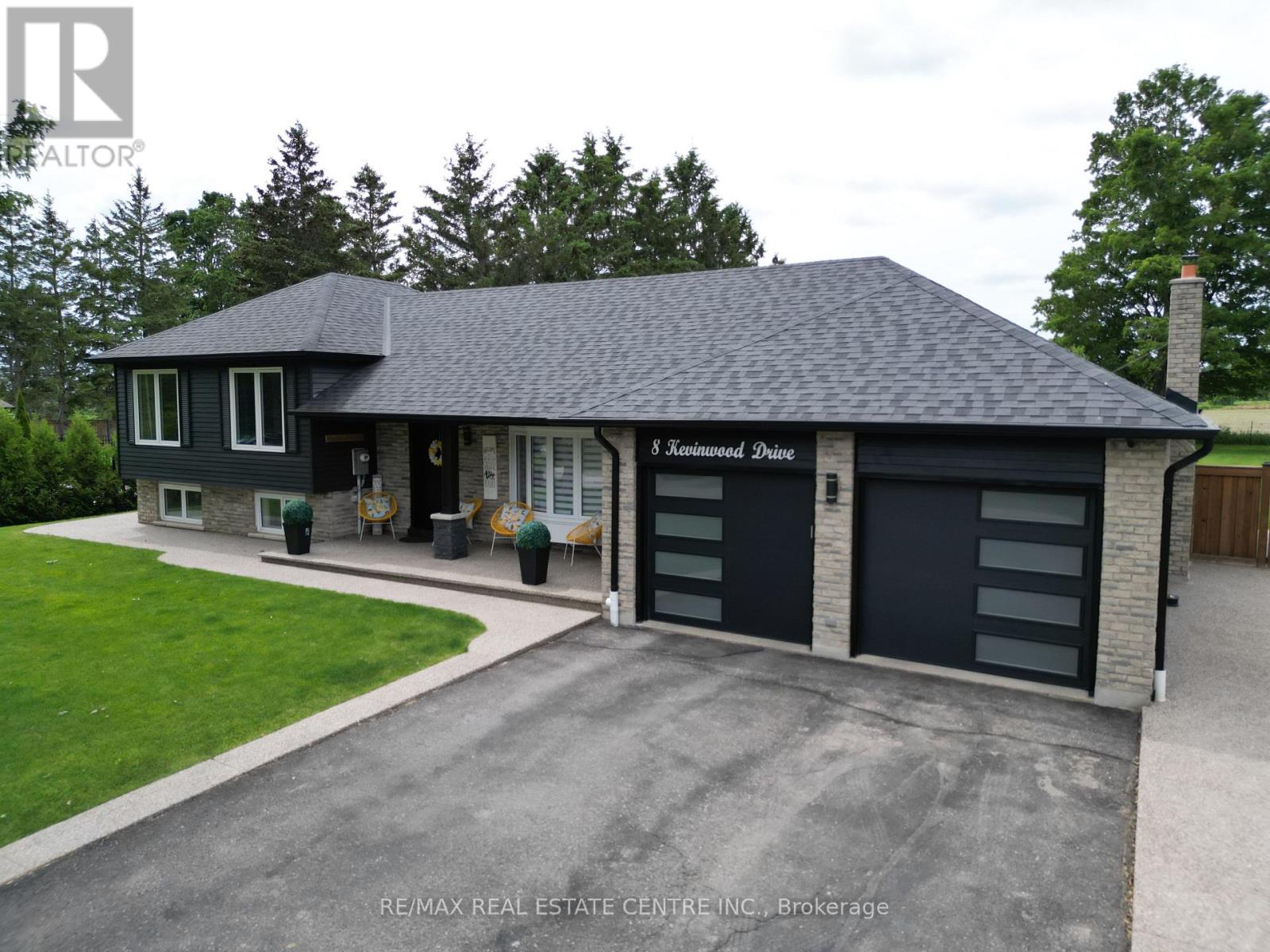 8 Kevinwood Drive, Caledon, Ontario  L7K 0Z1 - Photo 2 - W13492254