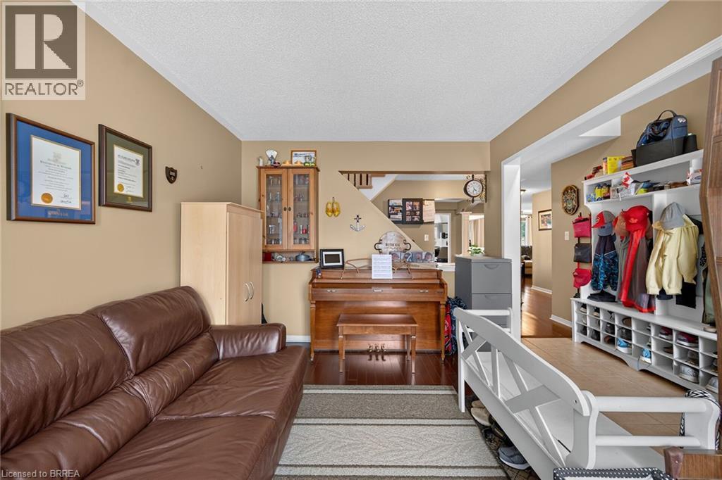 12 Barrett Avenue, Brantford, Ontario  N3S 0B2 - Photo 2 - 40842932