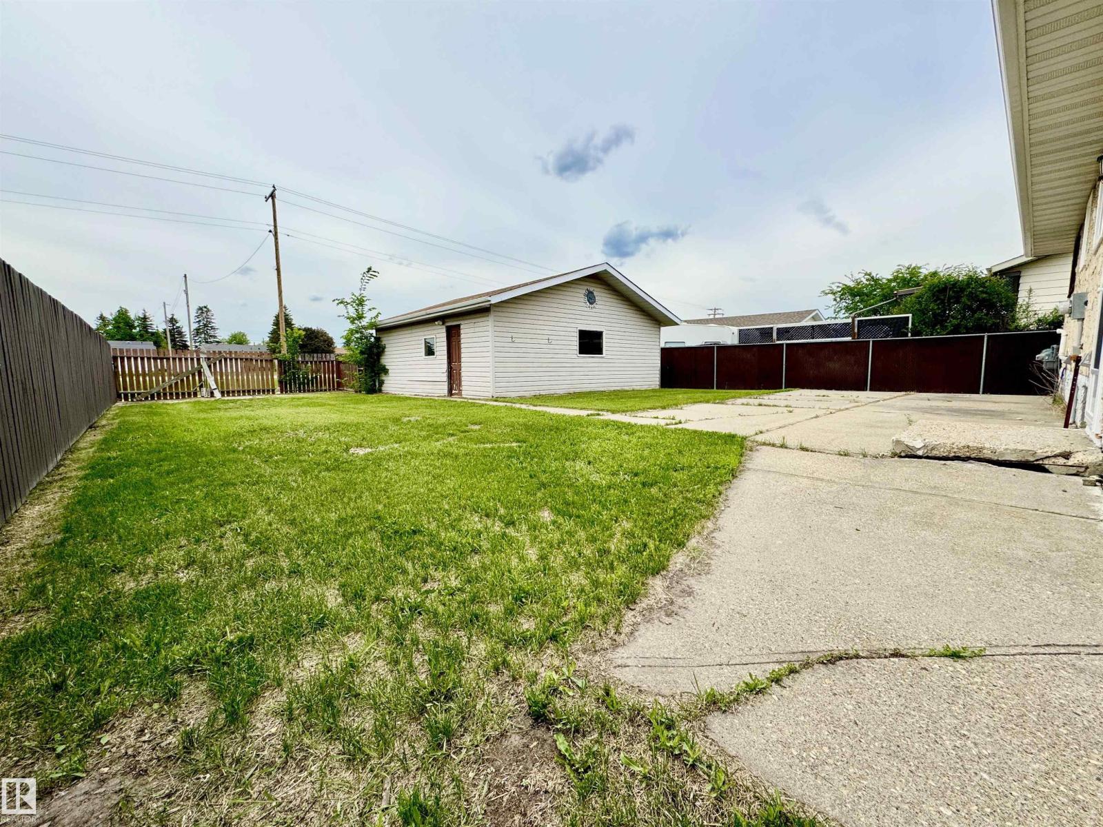 5040 47 St, Lamont, Alberta  T0B 2R0 - Photo 2 - E4494964