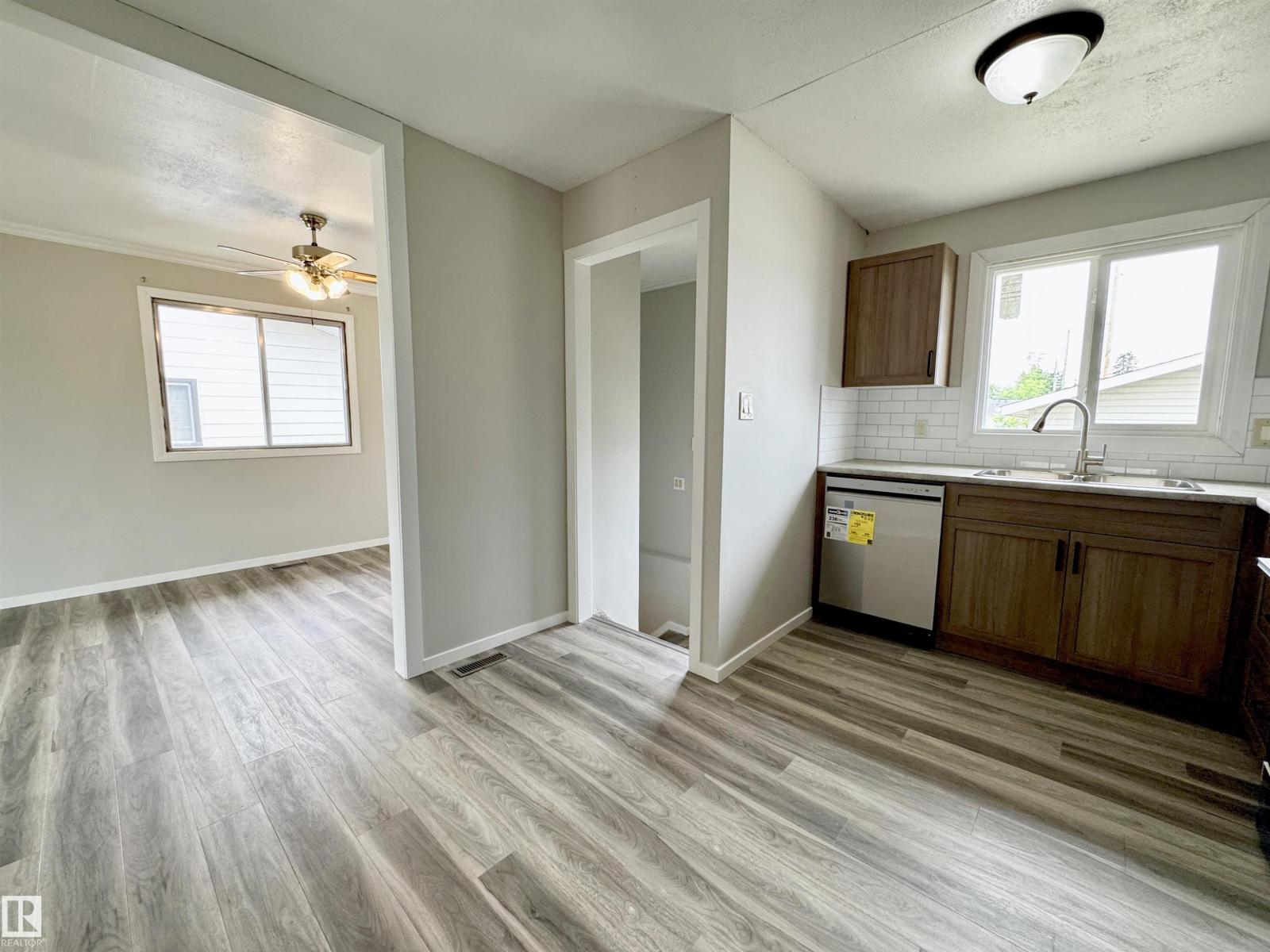 5040 47 St, Lamont, Alberta  T0B 2R0 - Photo 8 - E4494964