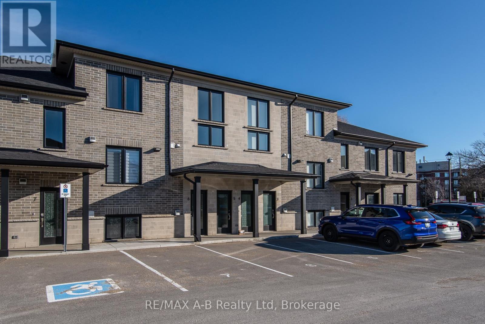UNIT #5 - 3202 VIVIAN LINE 37 LANE, Stratford, Ontario