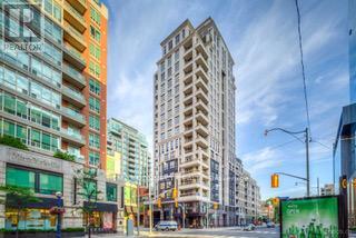 303 - 68 YORKVILLE AVENUE, Toronto, Ontario
