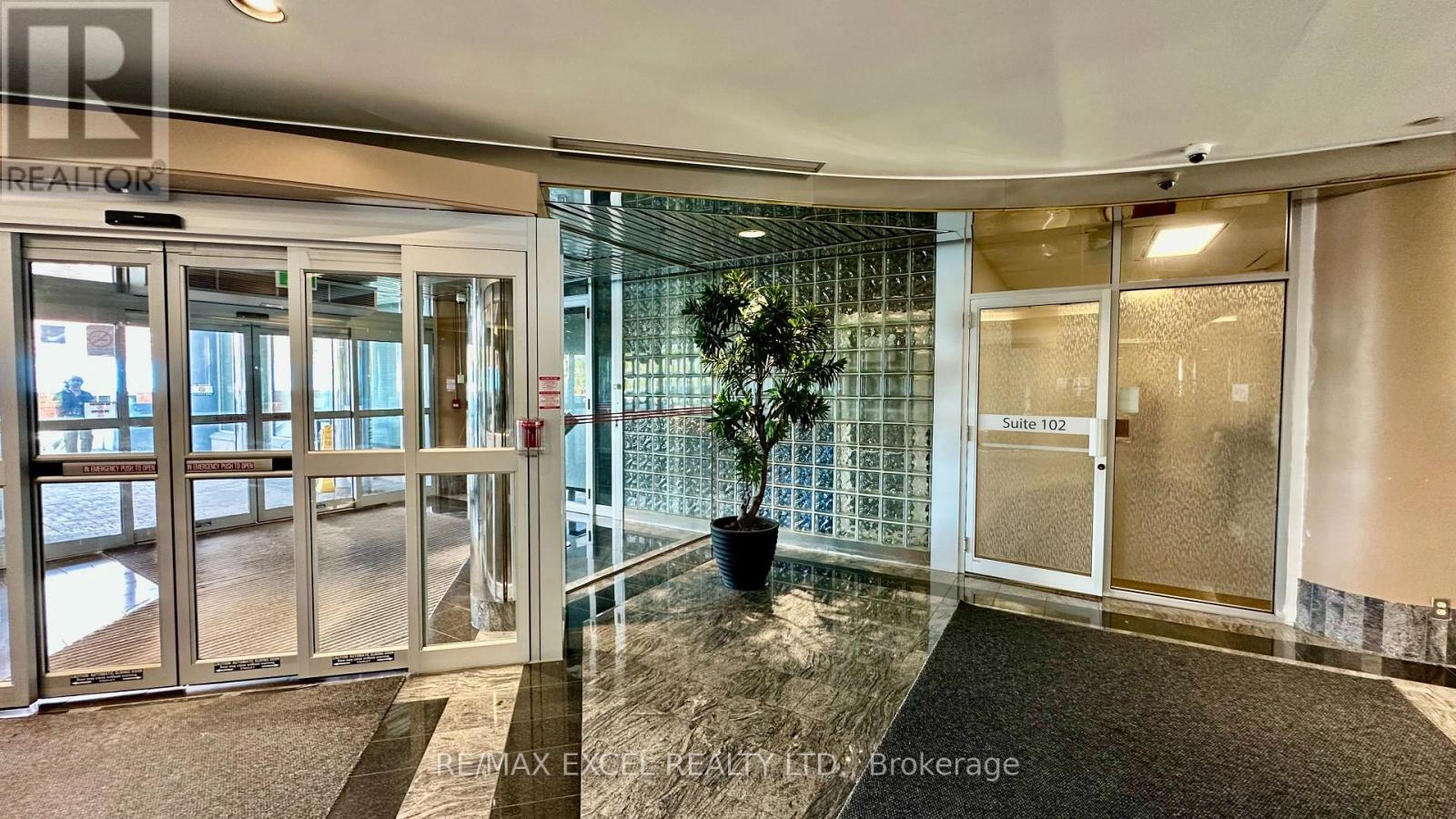 102 - 55 Town Centre Court, Toronto, Ontario  M1P 4X4 - Photo 3 - E13492342