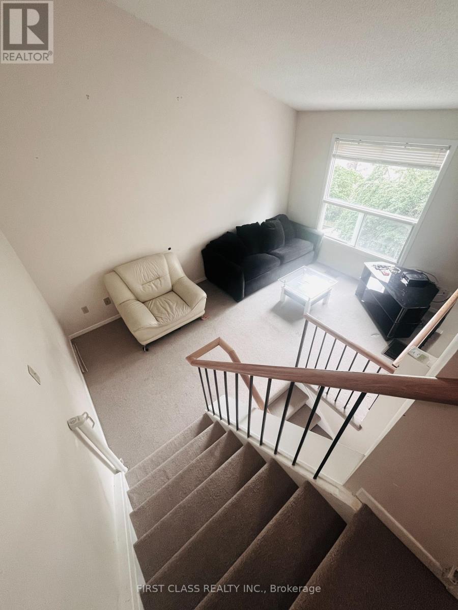 53 Spring Forest Square, Toronto, Ontario  M1S 4X3 - Photo 9 - E13492352