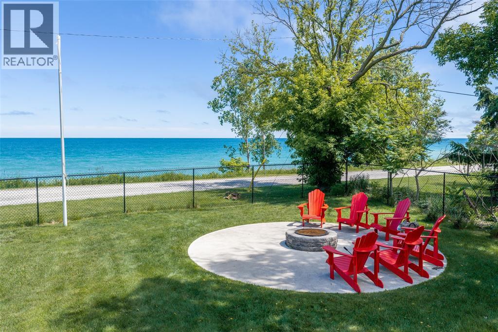 2120 Huron Shores Drive, Sarnia, Ontario  N7T 7H6 - Photo 15 - 26015070