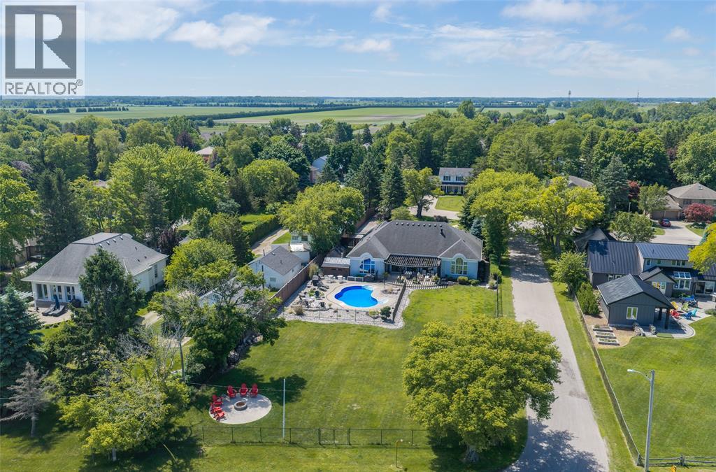 2120 Huron Shores Drive, Sarnia photo 2