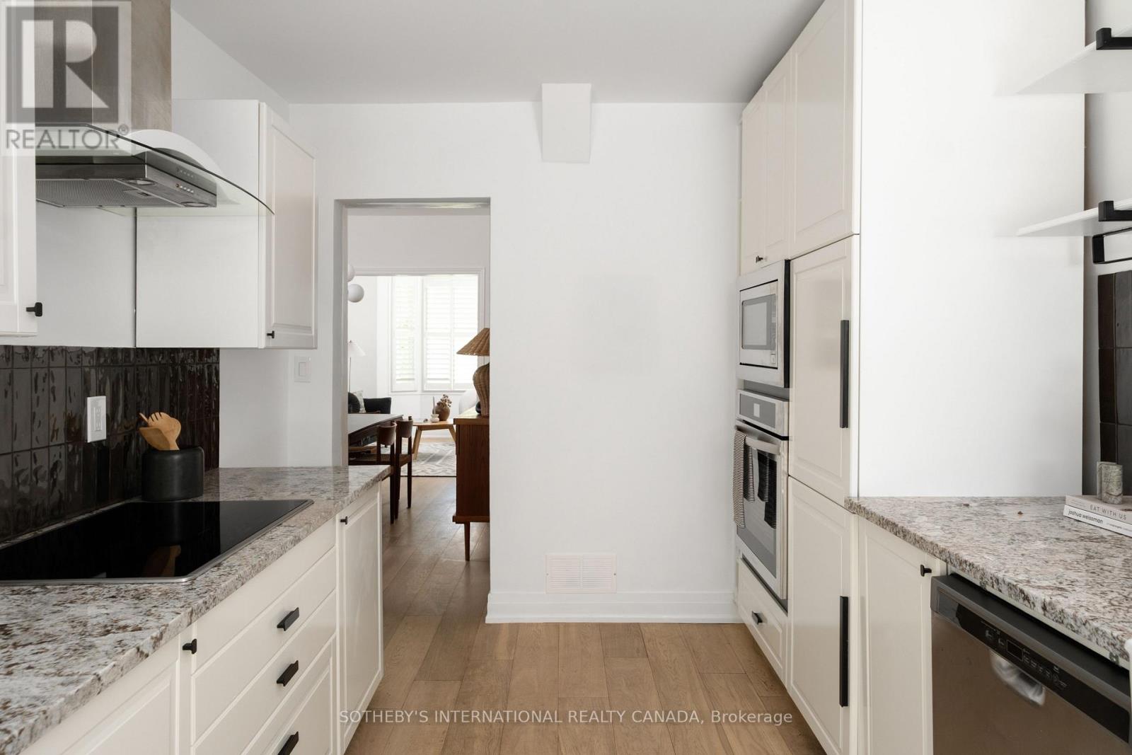 22 Connaught Avenue, Toronto, Ontario  M4L 2V9 - Photo 11 - E13457150