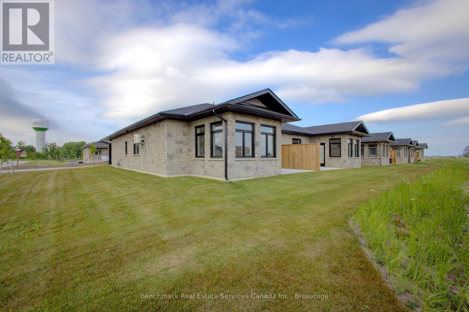 65 Cavalier Crescent, Huron-Kinloss, Ontario  N0G 2R0 - Photo 17 - X12978468