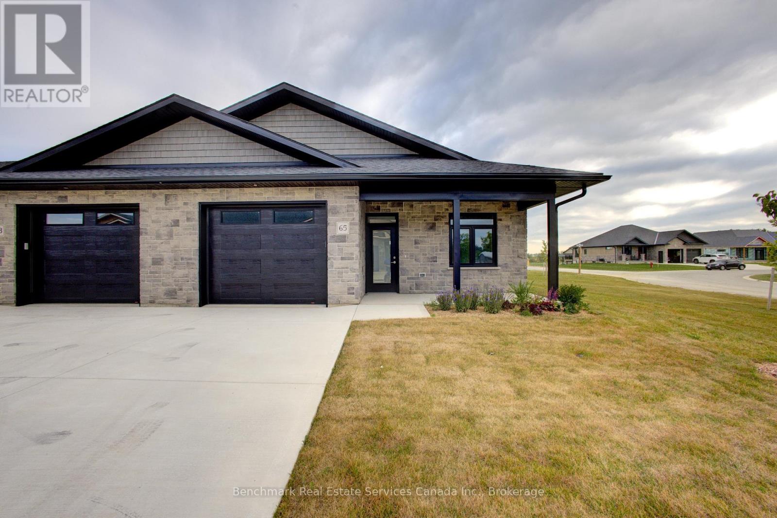 65 Cavalier Crescent, Huron-Kinloss, Ontario  N0G 2R0 - Photo 2 - X12978468