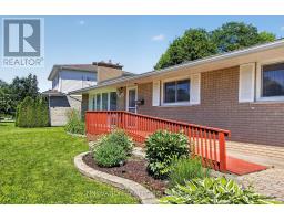 13 DORLAND CRESCENT, Ottawa, Ontario