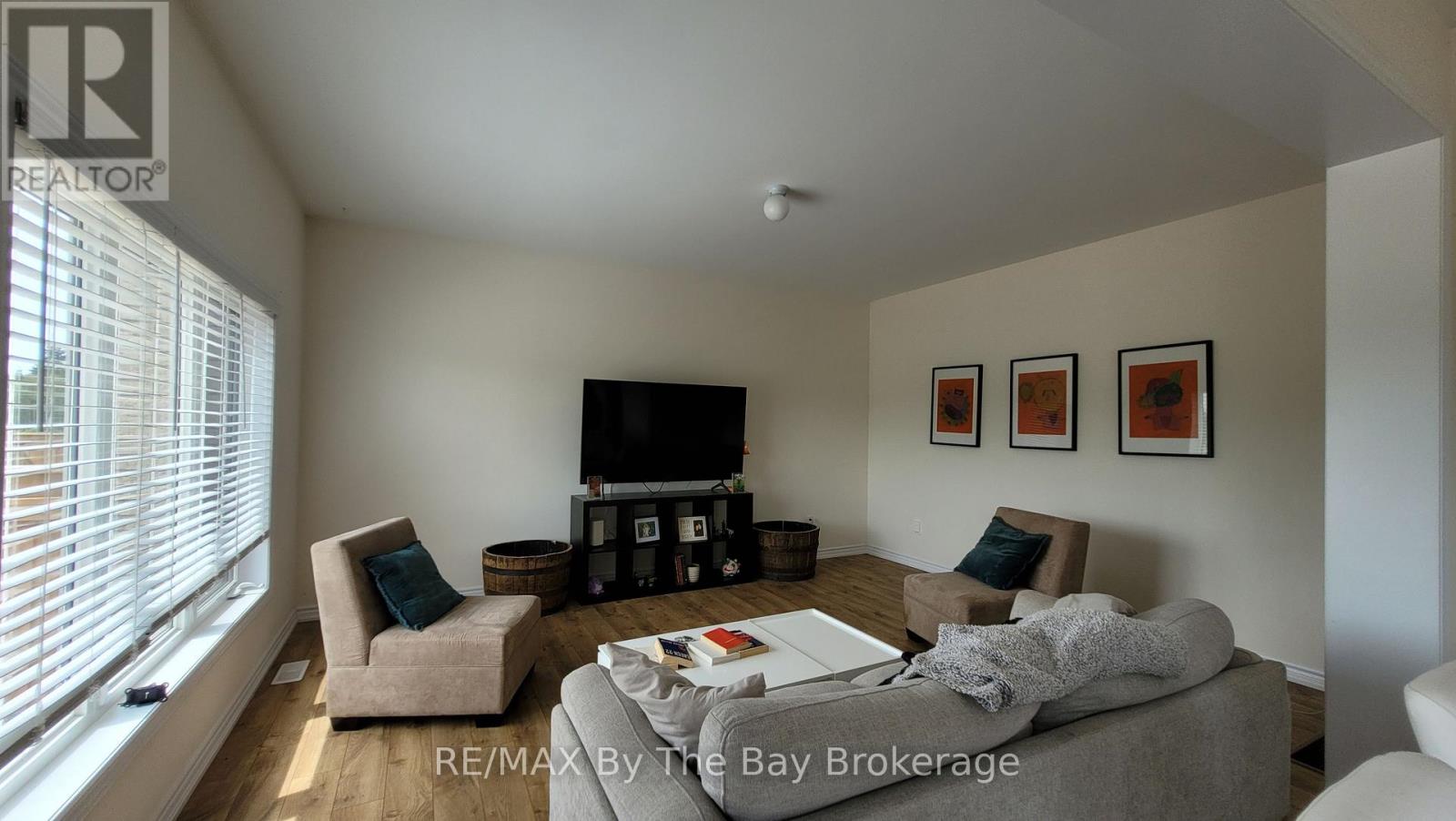 3 Bianca Crescent, Wasaga Beach, Ontario  L9Z 1P6 - Photo 3 - S13492436