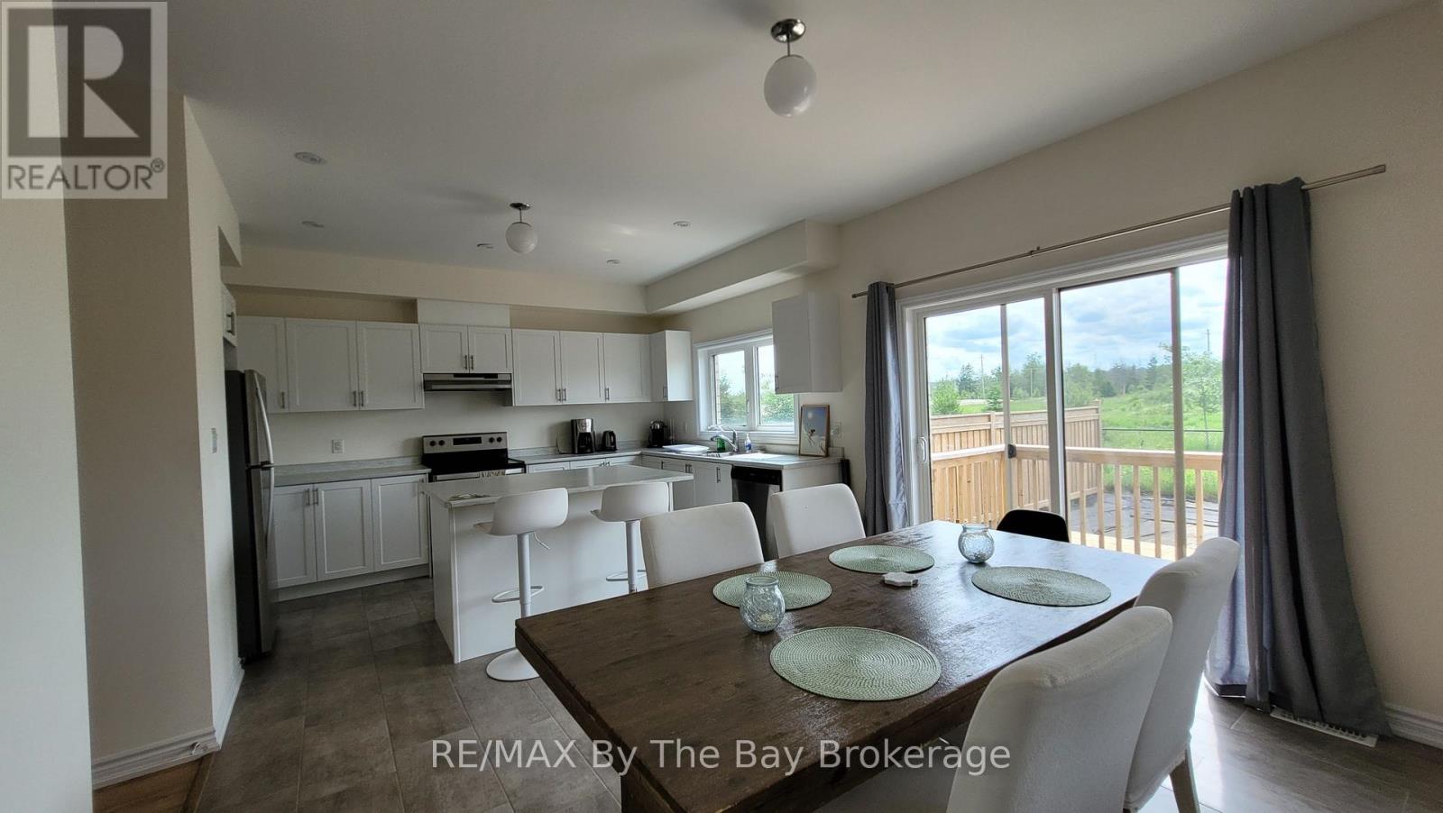 3 Bianca Crescent, Wasaga Beach, Ontario  L9Z 1P6 - Photo 5 - S13492436