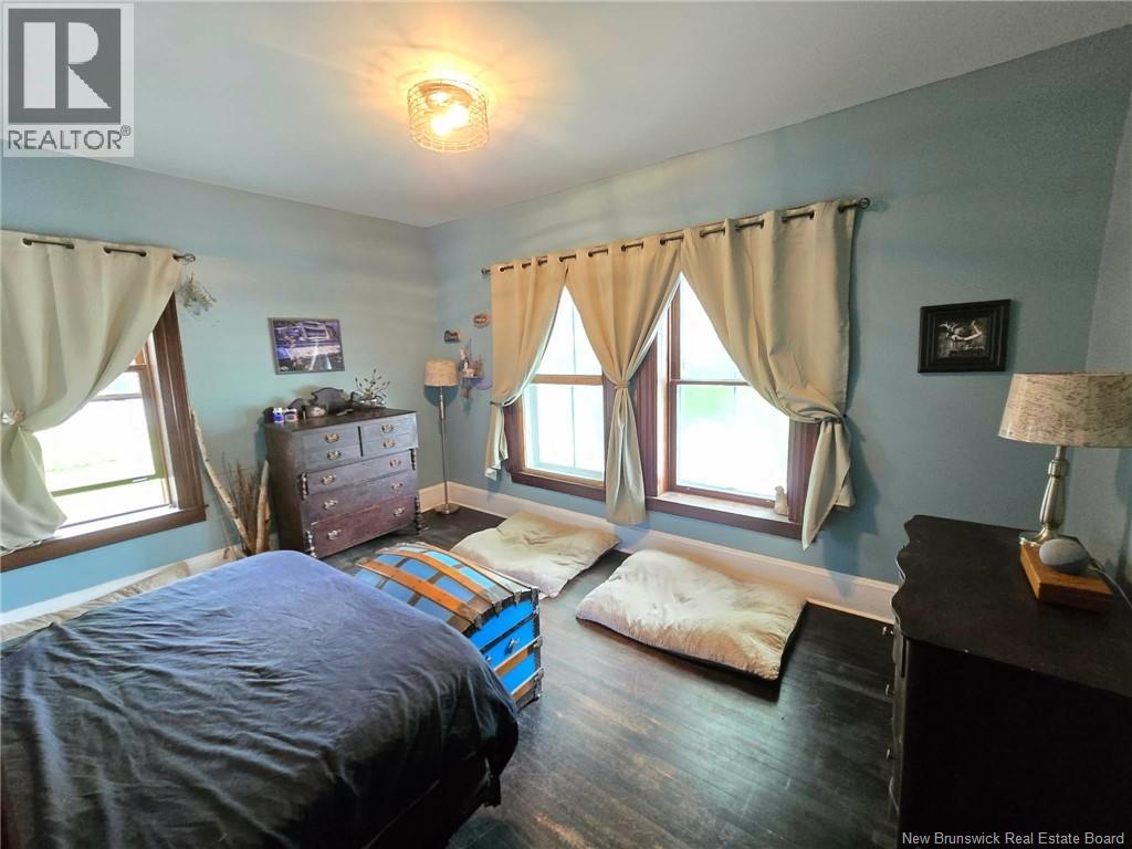 666 King, Bathurst, New Brunswick  E2A 1R1 - Photo 39 - NB142766