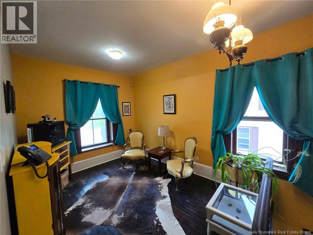 666 King, Bathurst, New Brunswick  E2A 1R1 - Photo 34 - NB142766