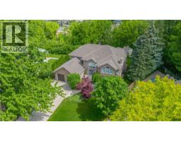 22 BURT Court, Stoney Creek, Ontario