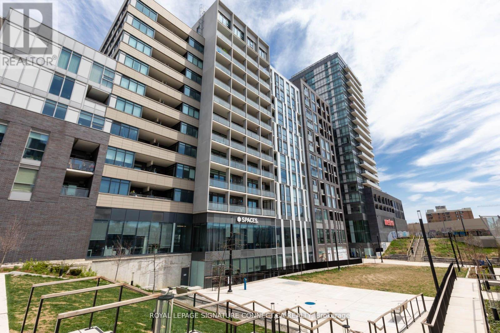 2005 - 20 MINOWAN MIIKAN LANE, Toronto, Ontario