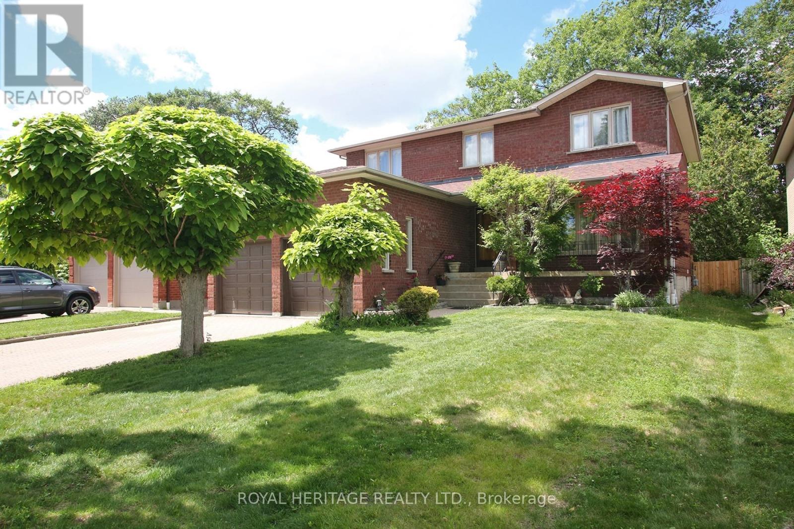 8 CHALLENGER COURT, Toronto, Ontario