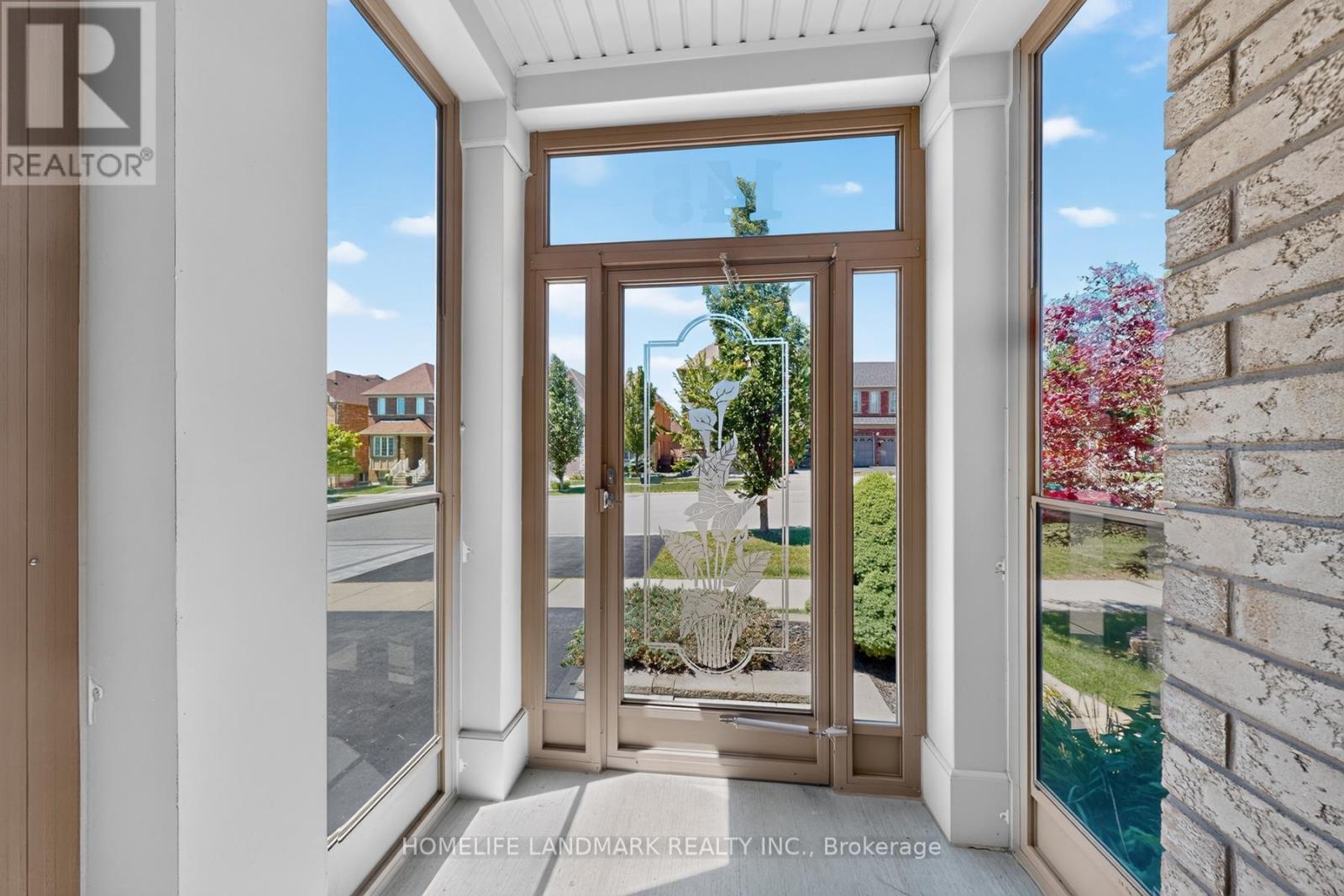 145 Alpaca Drive, Richmond Hill, Ontario  L4E 0R2 - Photo 2 - N13492404