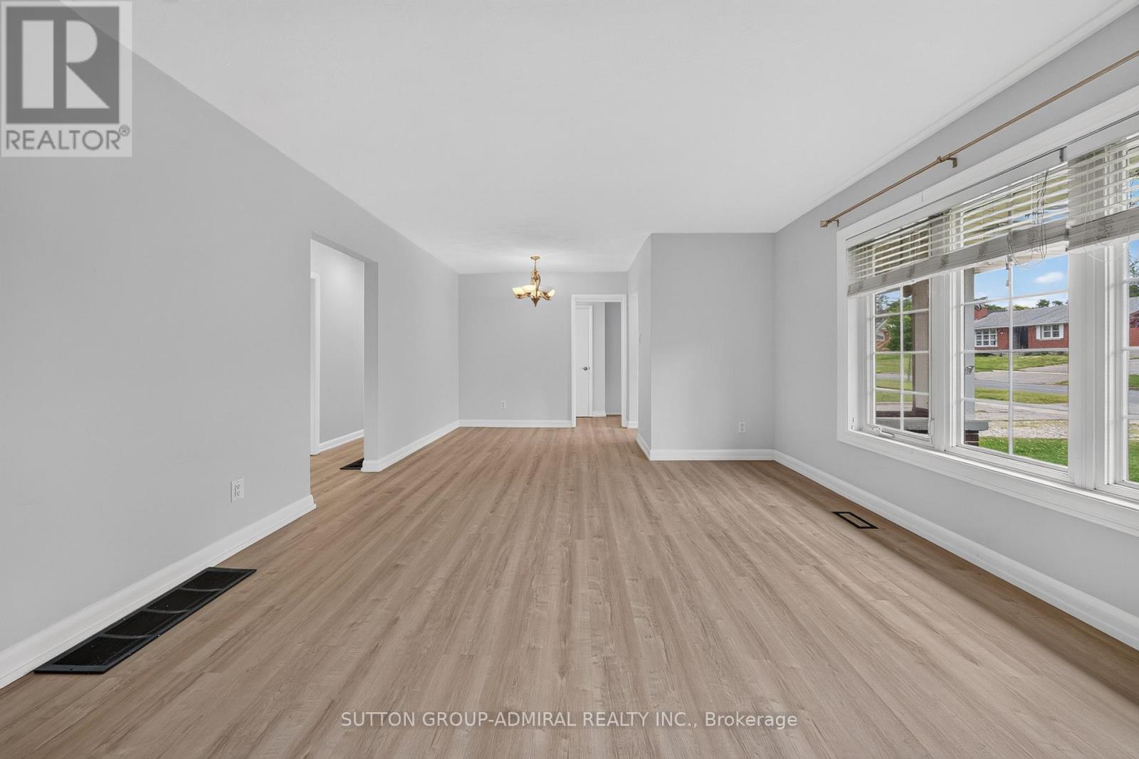 26 Shannon Street, Barrie, Ontario  L4M 2K8 - Photo 12 - S13492412