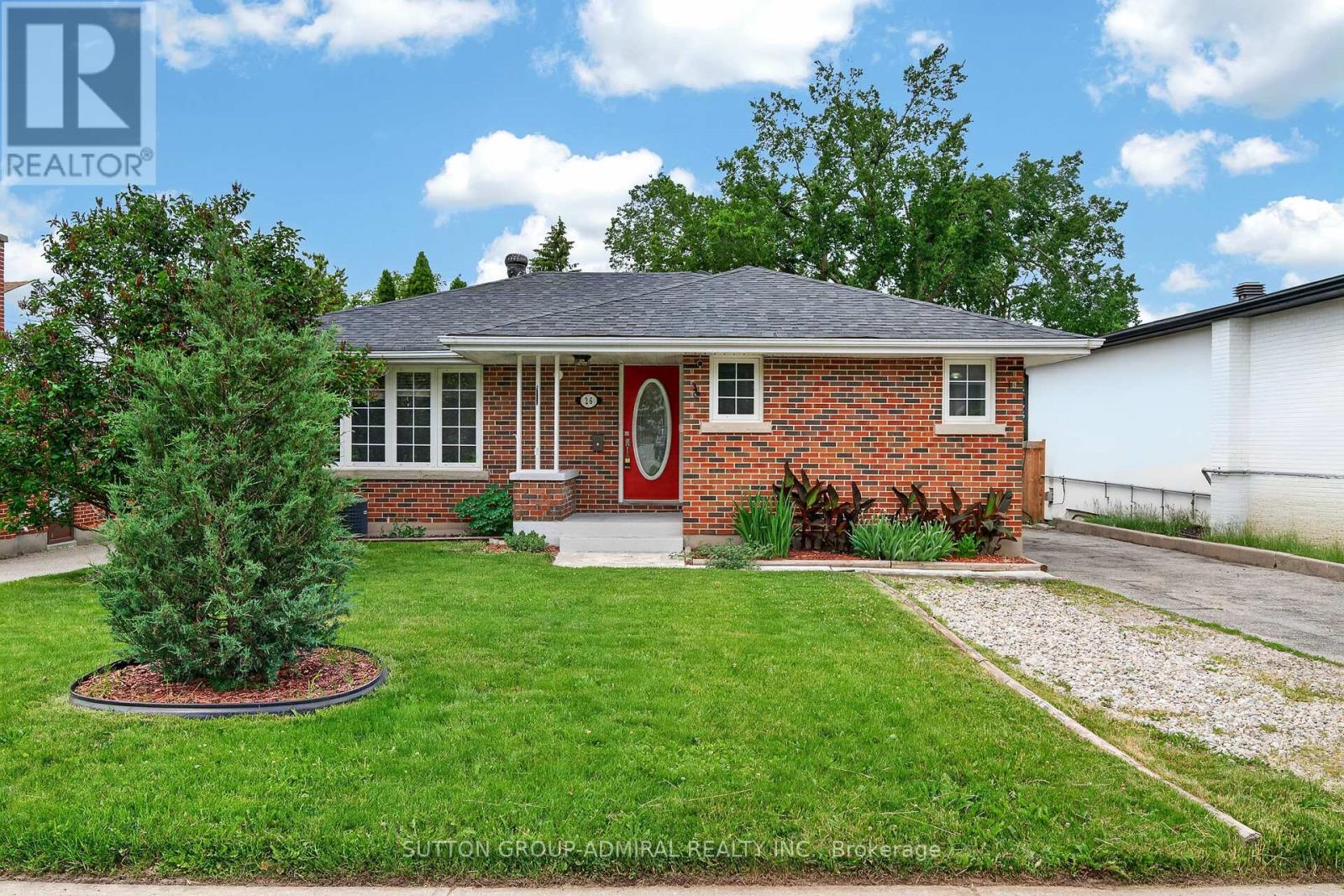 26 Shannon Street, Barrie, Ontario  L4M 2K8 - Photo 3 - S13492412