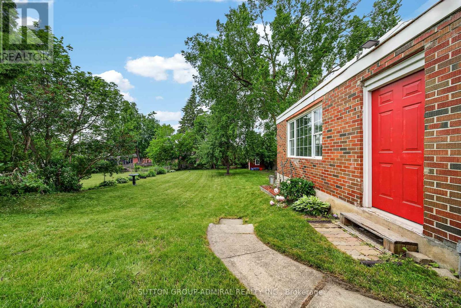26 Shannon Street, Barrie, Ontario  L4M 2K8 - Photo 38 - S13492412