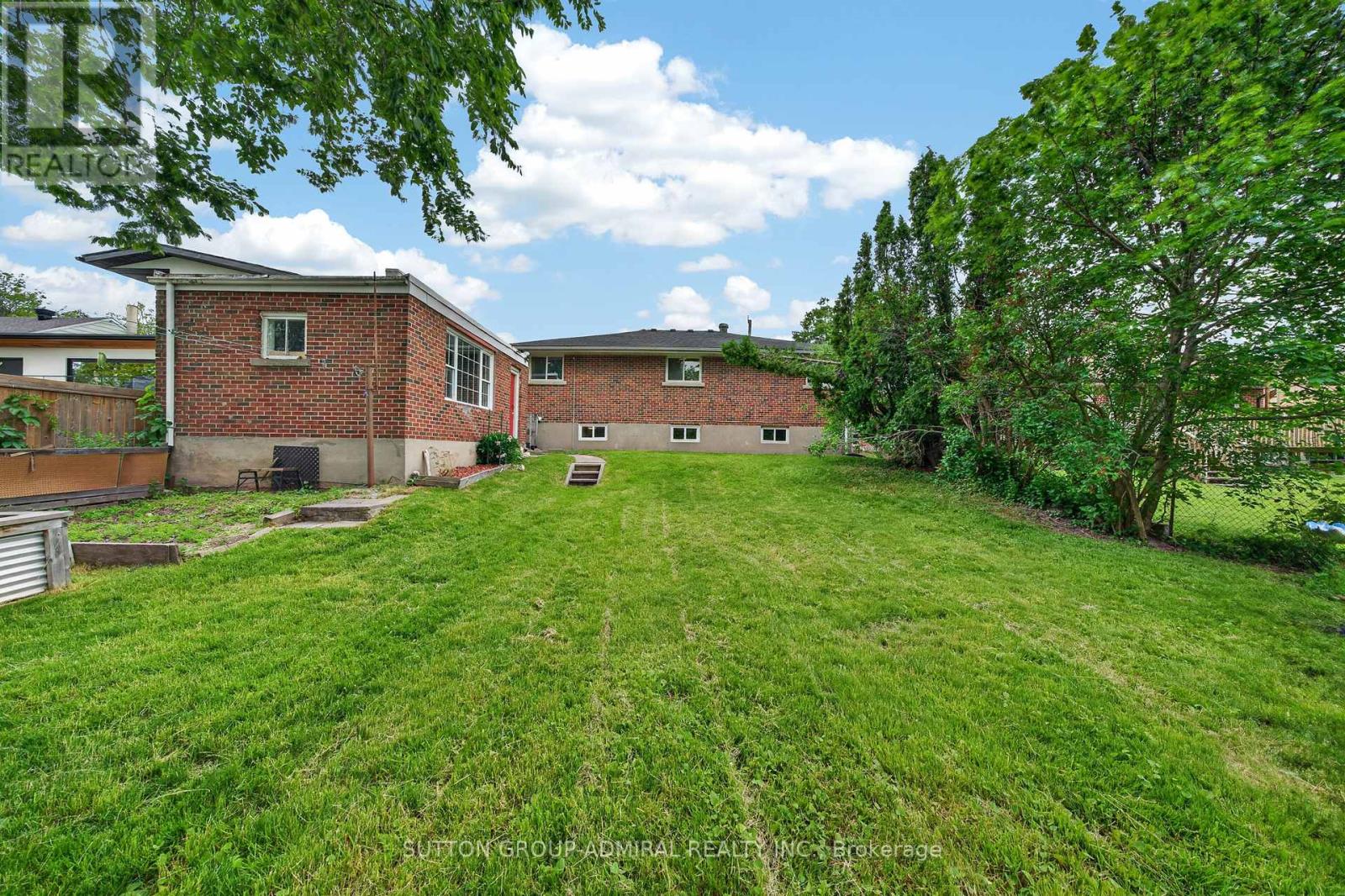 26 Shannon Street, Barrie, Ontario  L4M 2K8 - Photo 41 - S13492412