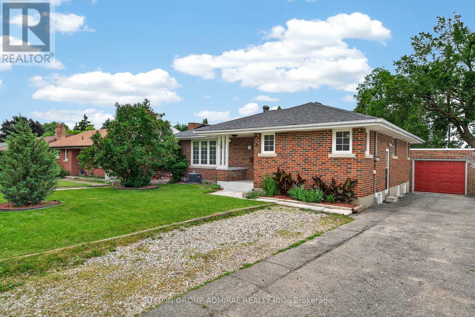 26 Shannon Street, Barrie, Ontario  L4M 2K8 - Photo 5 - S13492412