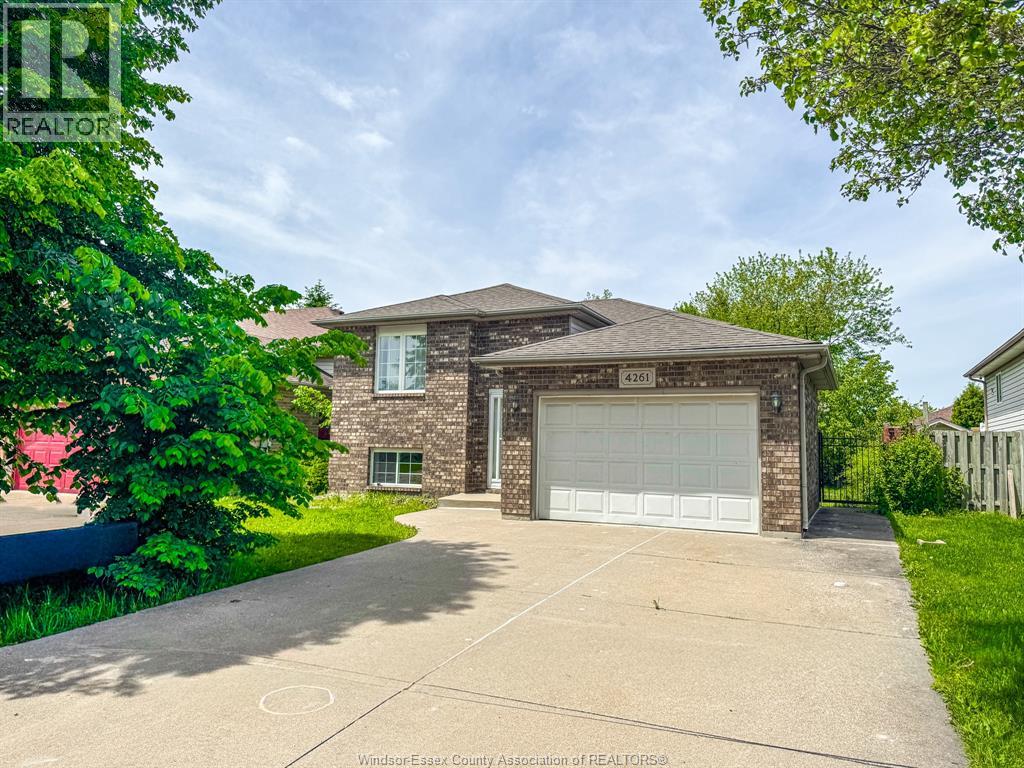 4261 Centurion, Windsor, Ontario  N9G 2V9 - Photo 2 - 26015073