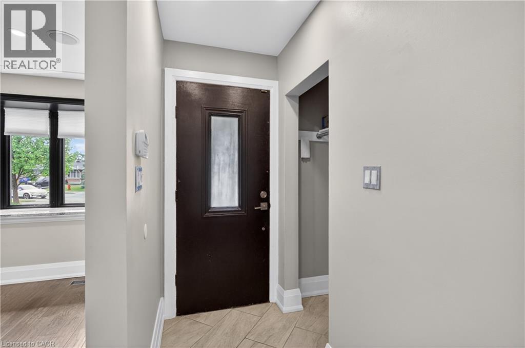 33 Kenwood Crescent, Hamilton, Ontario  L8T 1W3 - Photo 4 - 40838555