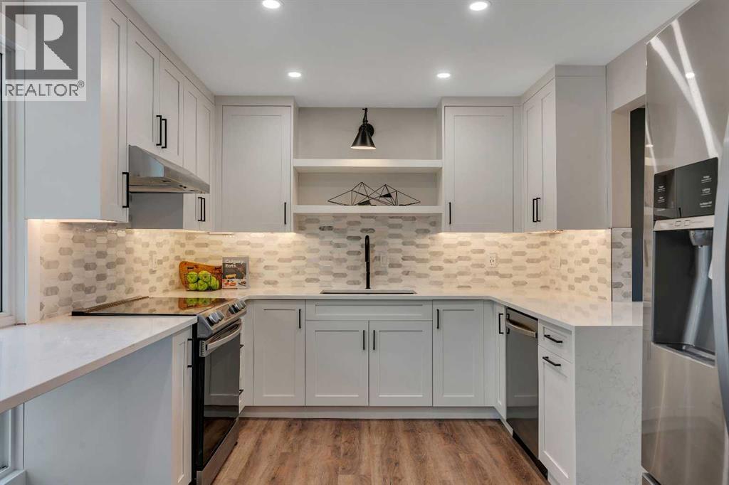 370 Brae Glen Crescent SW, Calgary, Alberta