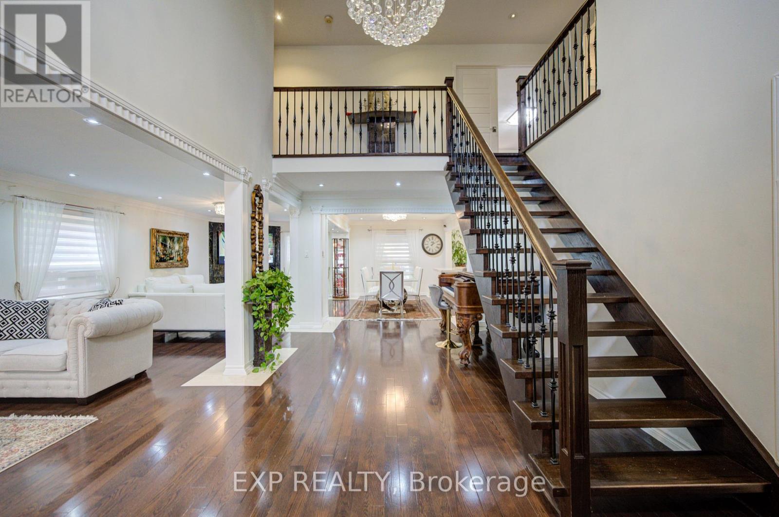59 Yorkland Street, Richmond Hill, Ontario  L4C 9Z4 - Photo 2 - N13490506