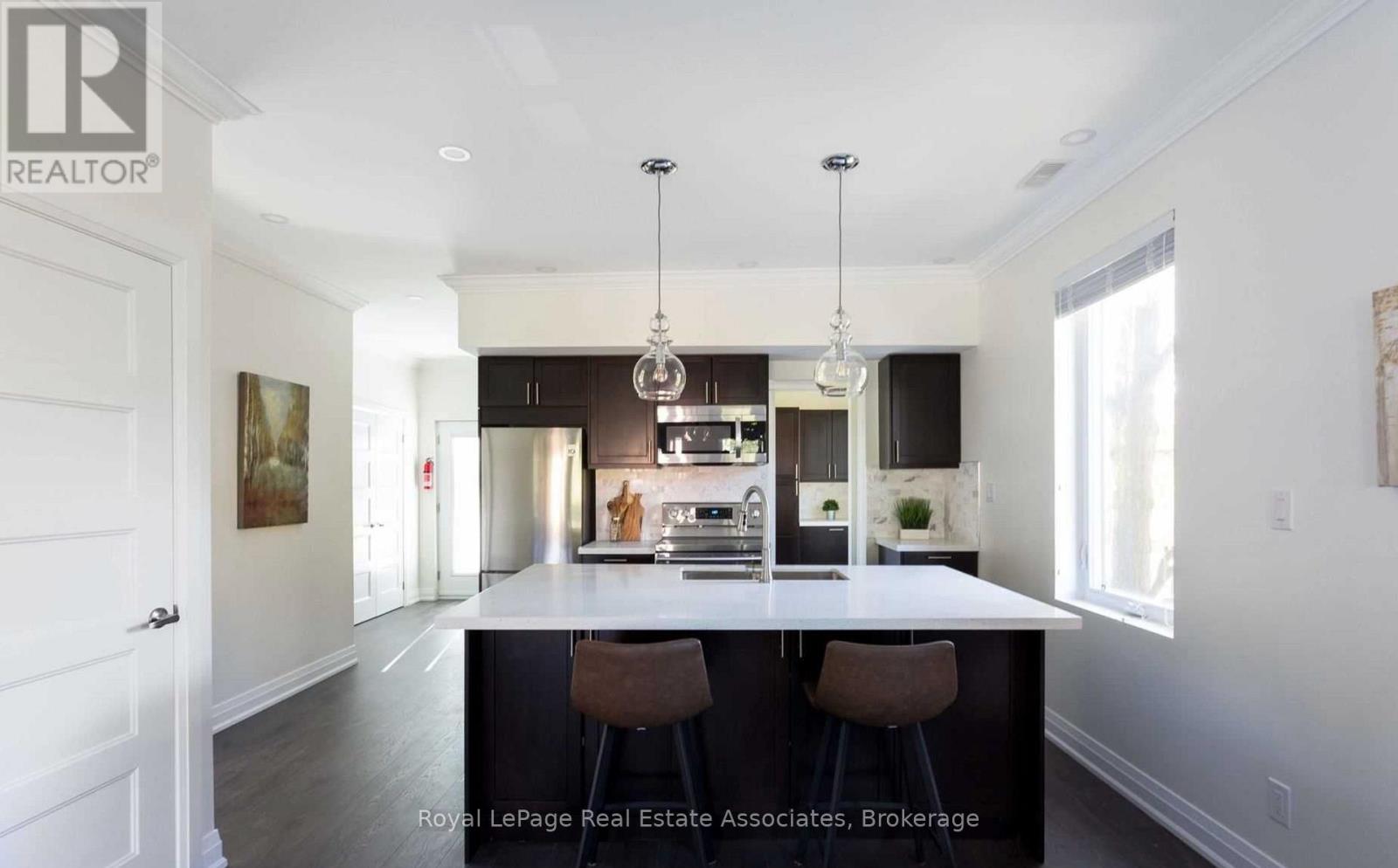 2nd Flr - 61 Jerome Street, Toronto, Ontario  M6P 1H8 - Photo 3 - W13492400
