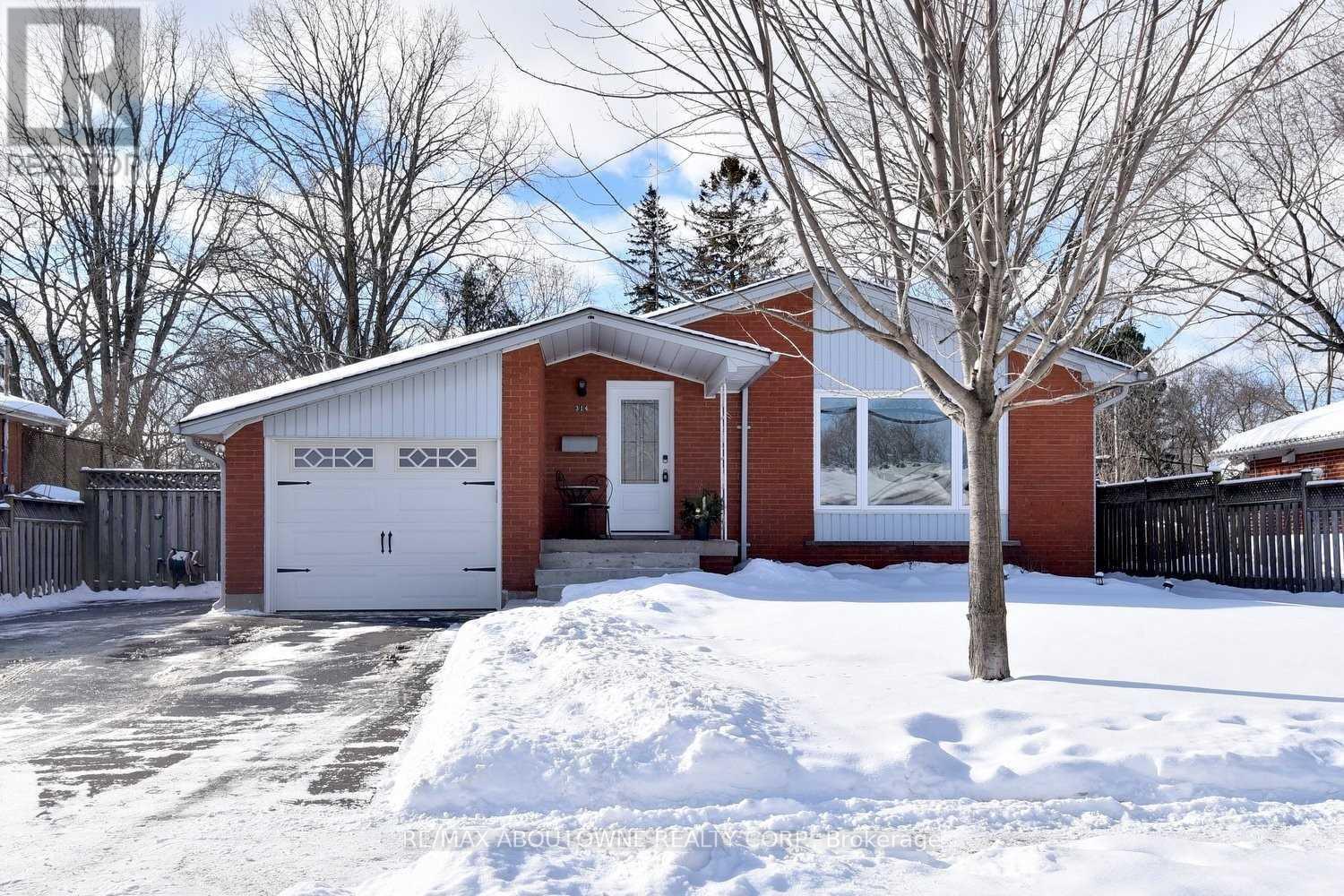 314 Bevan Drive, Burlington, Ontario  L7L 4L2 - Photo 1 - W13492418