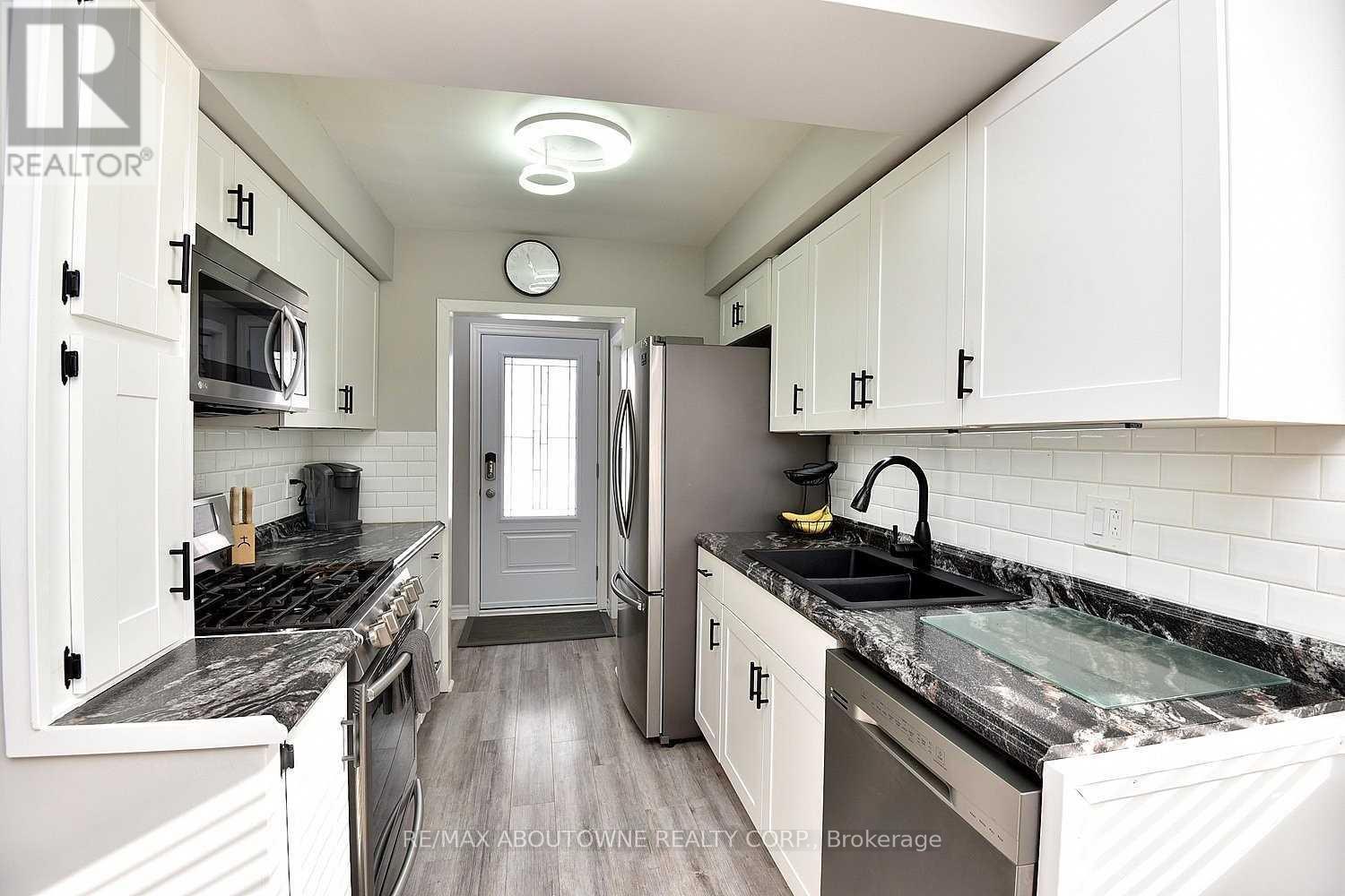 314 Bevan Drive, Burlington, Ontario  L7L 4L2 - Photo 10 - W13492418