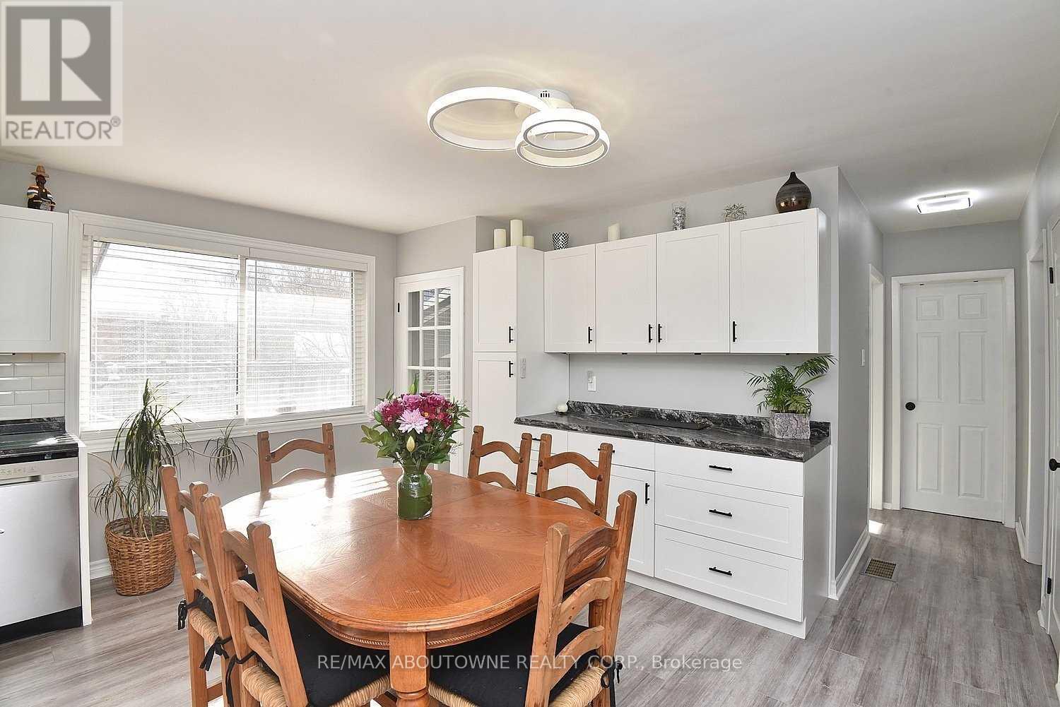 314 Bevan Drive, Burlington, Ontario  L7L 4L2 - Photo 12 - W13492418