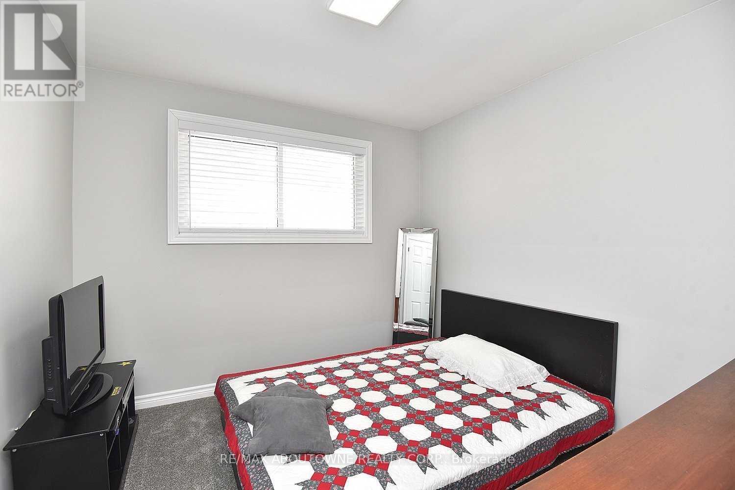 314 Bevan Drive, Burlington, Ontario  L7L 4L2 - Photo 22 - W13492418