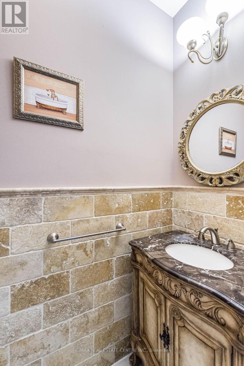 3339 Crompton Crescent, Mississauga, Ontario  L5B 4C7 - Photo 19 - W13492514