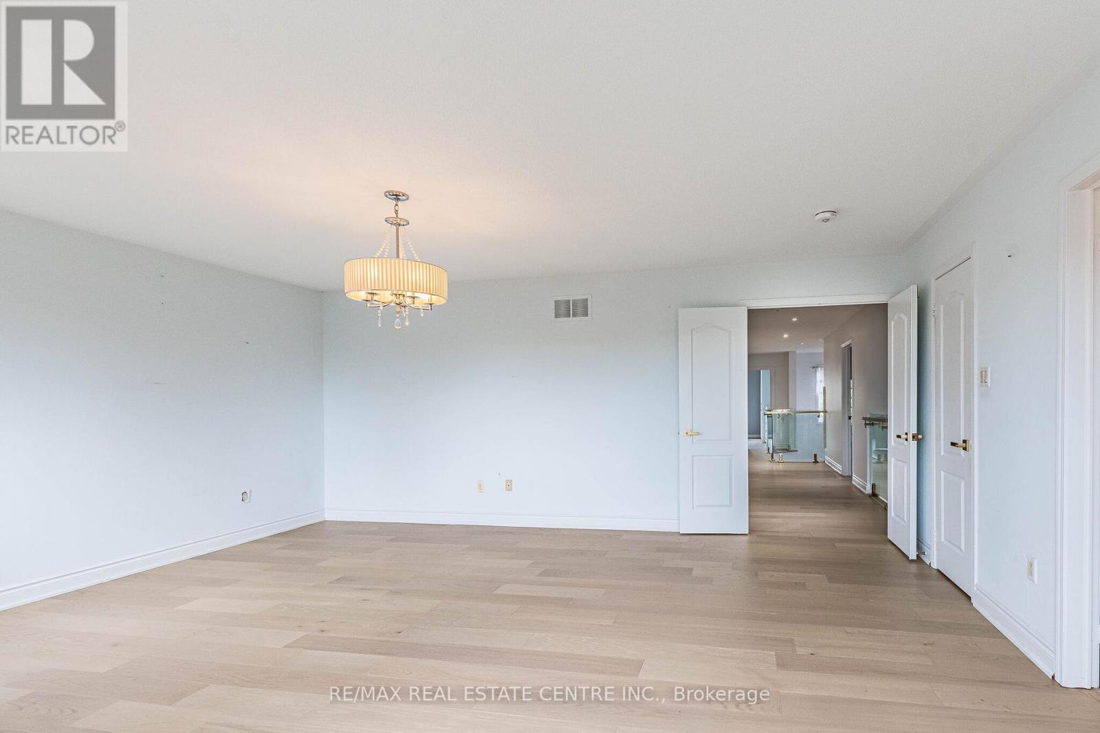 3339 Crompton Crescent, Mississauga, Ontario  L5B 4C7 - Photo 24 - W13492514