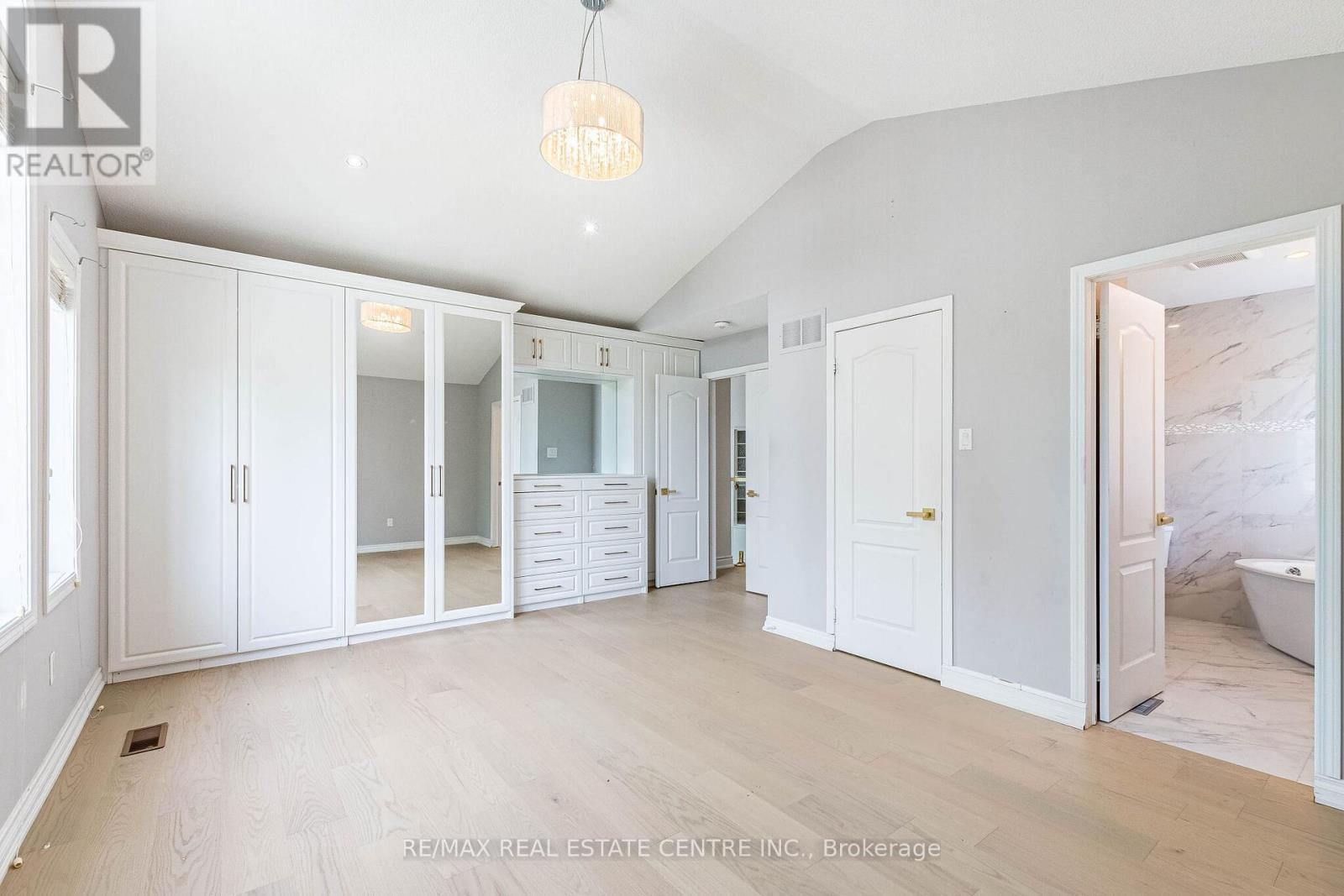 3339 Crompton Crescent, Mississauga, Ontario  L5B 4C7 - Photo 29 - W13492514
