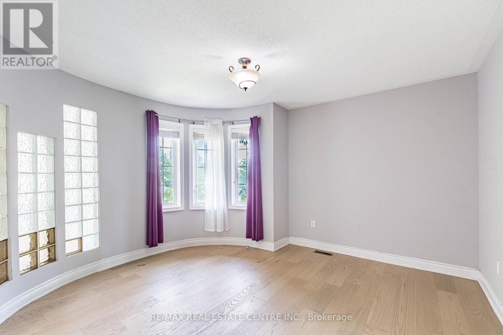 3339 Crompton Crescent, Mississauga, Ontario  L5B 4C7 - Photo 35 - W13492514