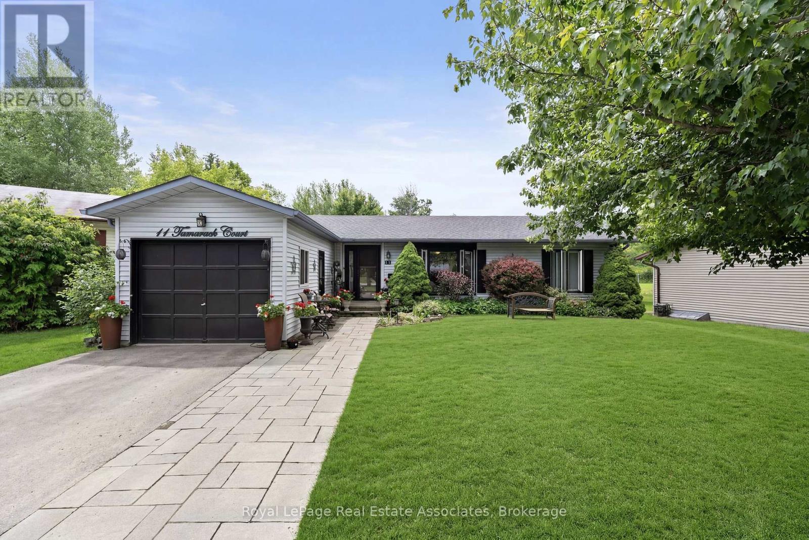 11 TAMARACK COURT, New Tecumseth, Ontario